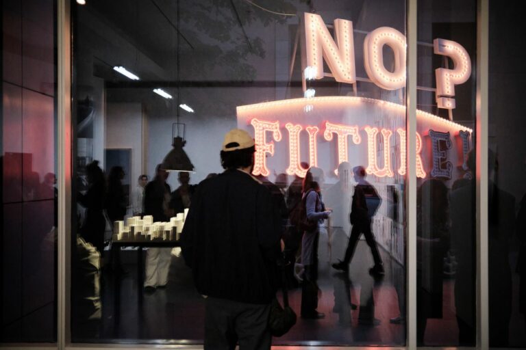 Visita comentada a ‘Façana Foto Festa Futur Fideus’