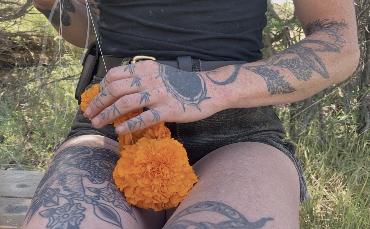 De esta carne nacerán flores. DU-DA