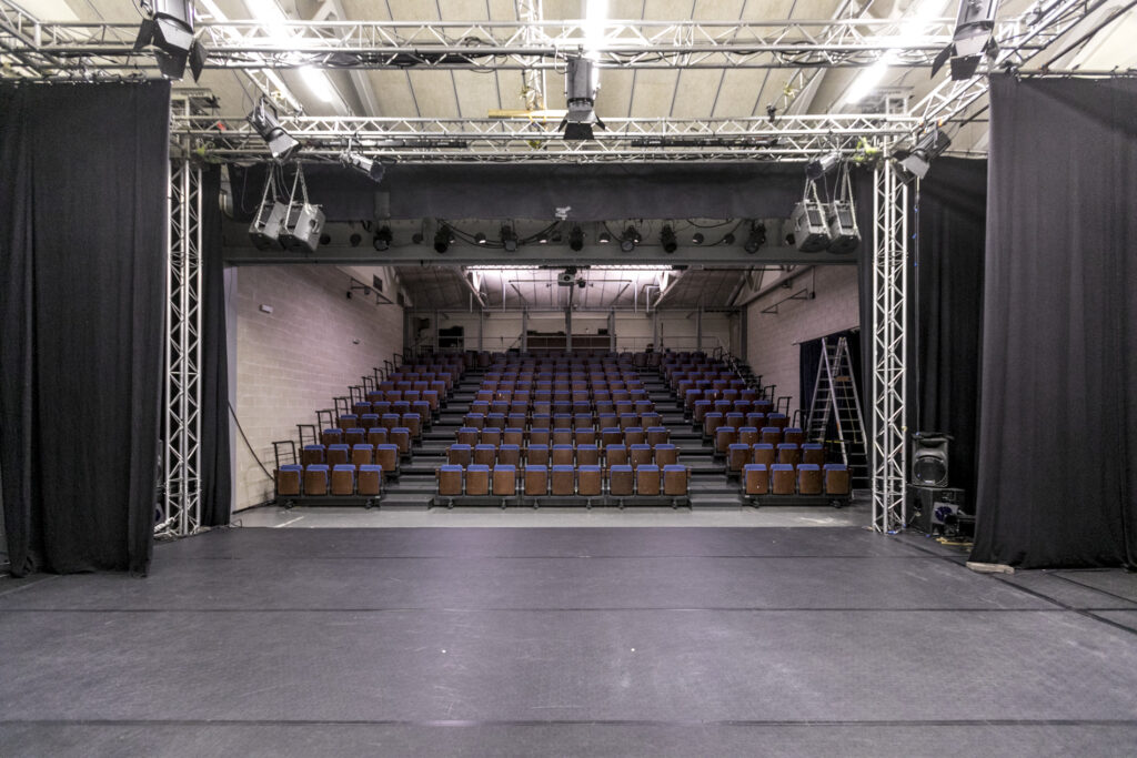 Portes obertes: L'Estruch – Fàbrica de creació de les arts en viu