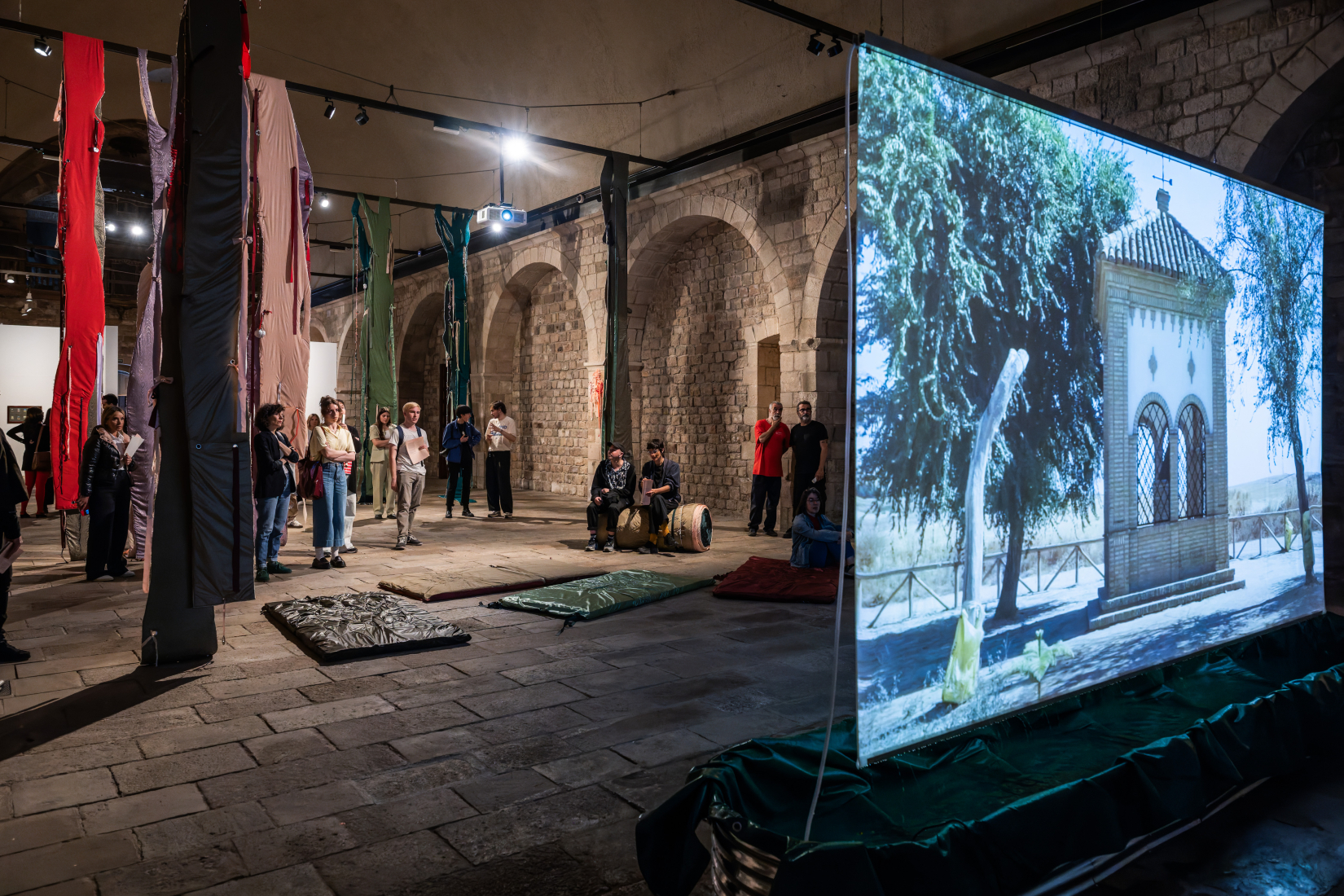 Visita a l’exposició ‘La romería de los cornudos’ amb María Alcaide