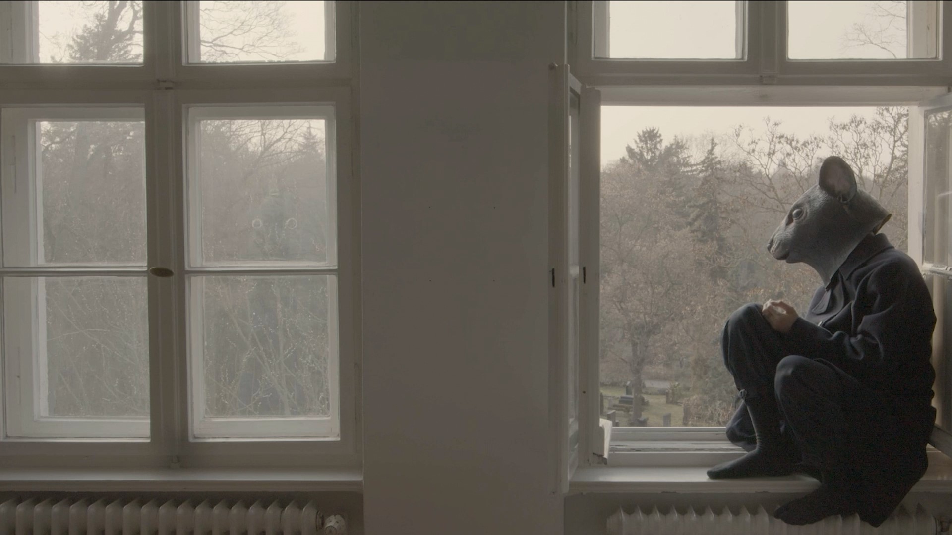 Marwa Arsanios. Qui tem la ideologia? Part 5: Dret de pas