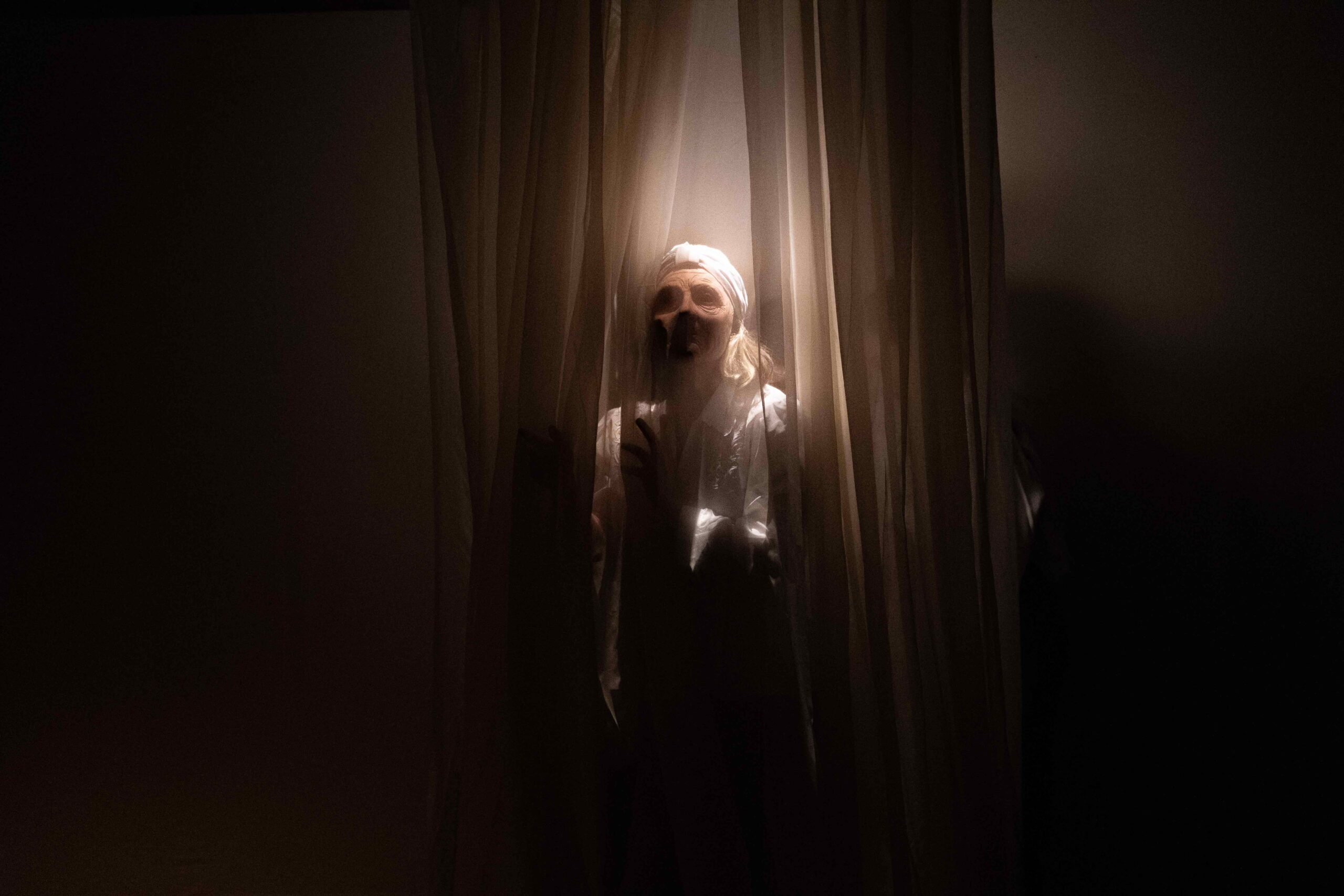 Oltrenotte – Adeus – CircAntic