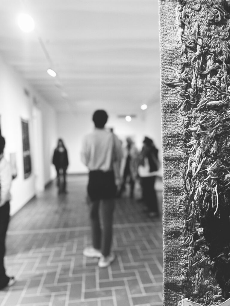 Recorreguts acompanyats a «Volta i creu: Les noies de Sant Cugat» i «Frenar l’acceleració. Residències i resistències artístiques a Casa Aymat 2019-2025»
