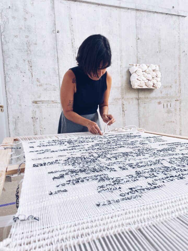 Punt de trobada a “Frenar l’acceleració. Residències i resistències artístiques a Casa Aymat 2019-2025”, a càrrec de Mariana Iturralde