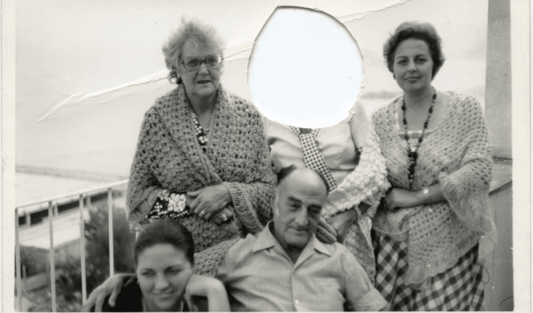 Taula rodona «Portes endins, els arxius dels altres» amb Fèlix Pérez-Hita, Jordi Baron i Natasha Christia