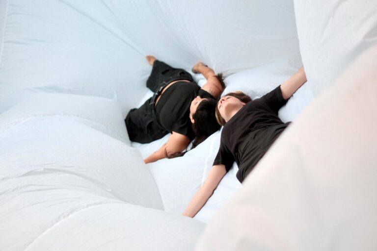 La primera granota de l’estany. Performance amb Anna Irina Russell i blanca arias